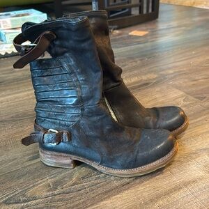 AS98 moto boots size 8
